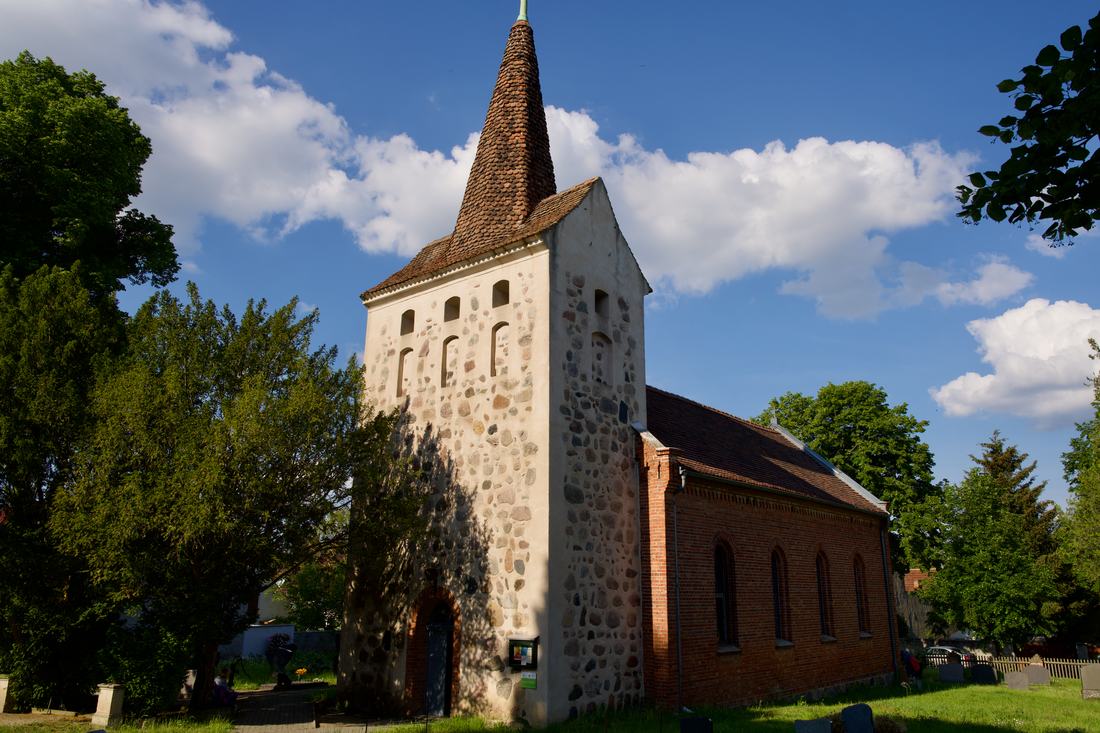 Dorfkirche in Göttin, Außenansicht