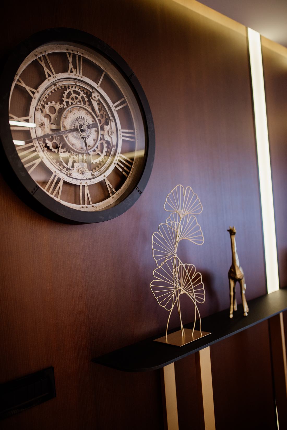 Wanduhr in einem Wohnraum